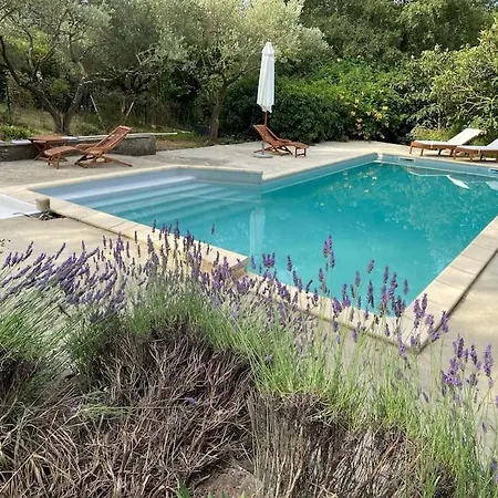 Le Font Aubarne Holiday home Nimes