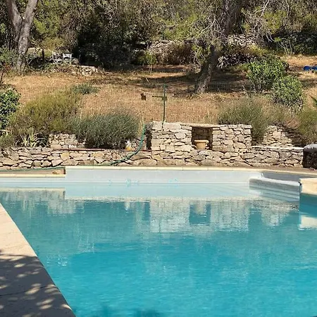 Le Font Aubarne Holiday home Nimes